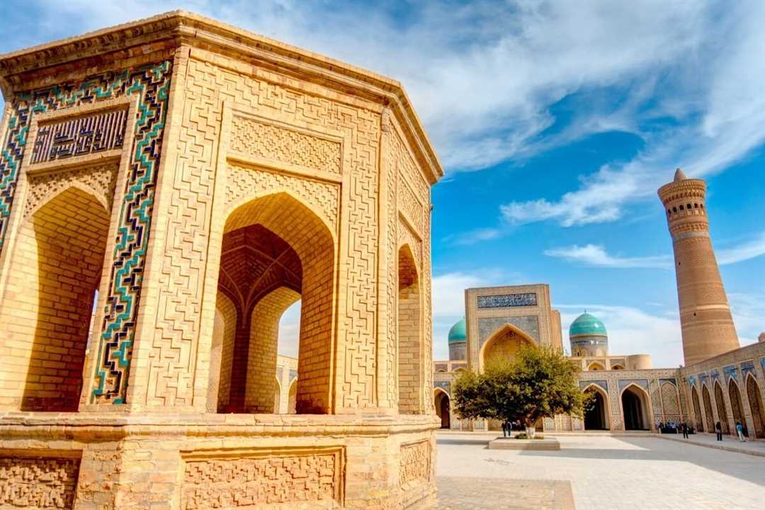 Изучение культуры и истории Узбекистана днем и вечером