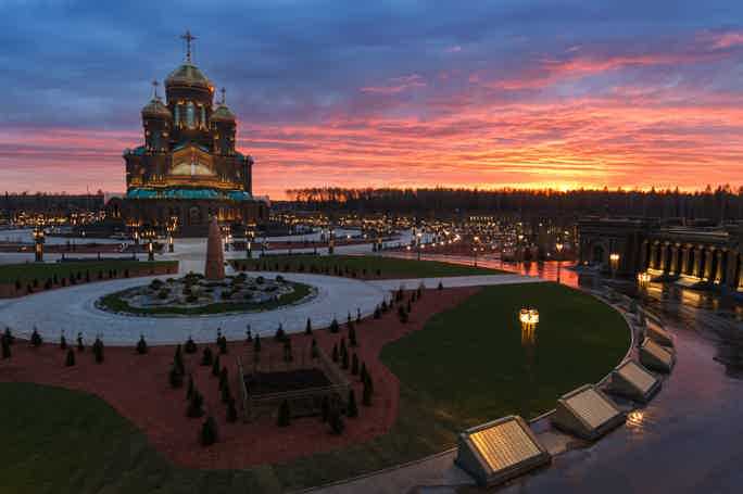 Откуда начать: домик в Москва-Сити