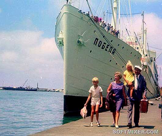 Круизы в СССР: морские приключения в советские времена