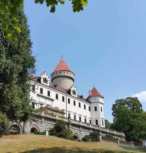 По маршруту «Большая топ-10 чешских замков»