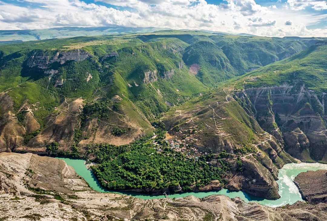 Джип-туры по Кавказу: захватывающие приключения на осетинском, чеченском и дагестанский локациях
