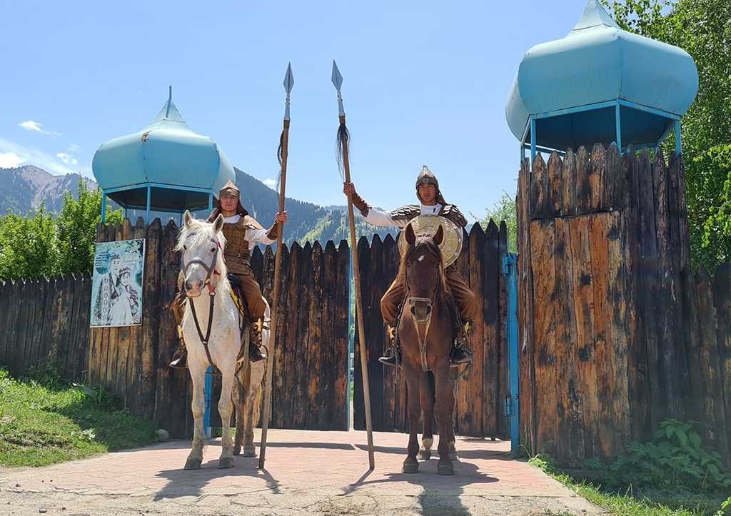 Путешествуй по Казахстану: развитие внутреннего туризма