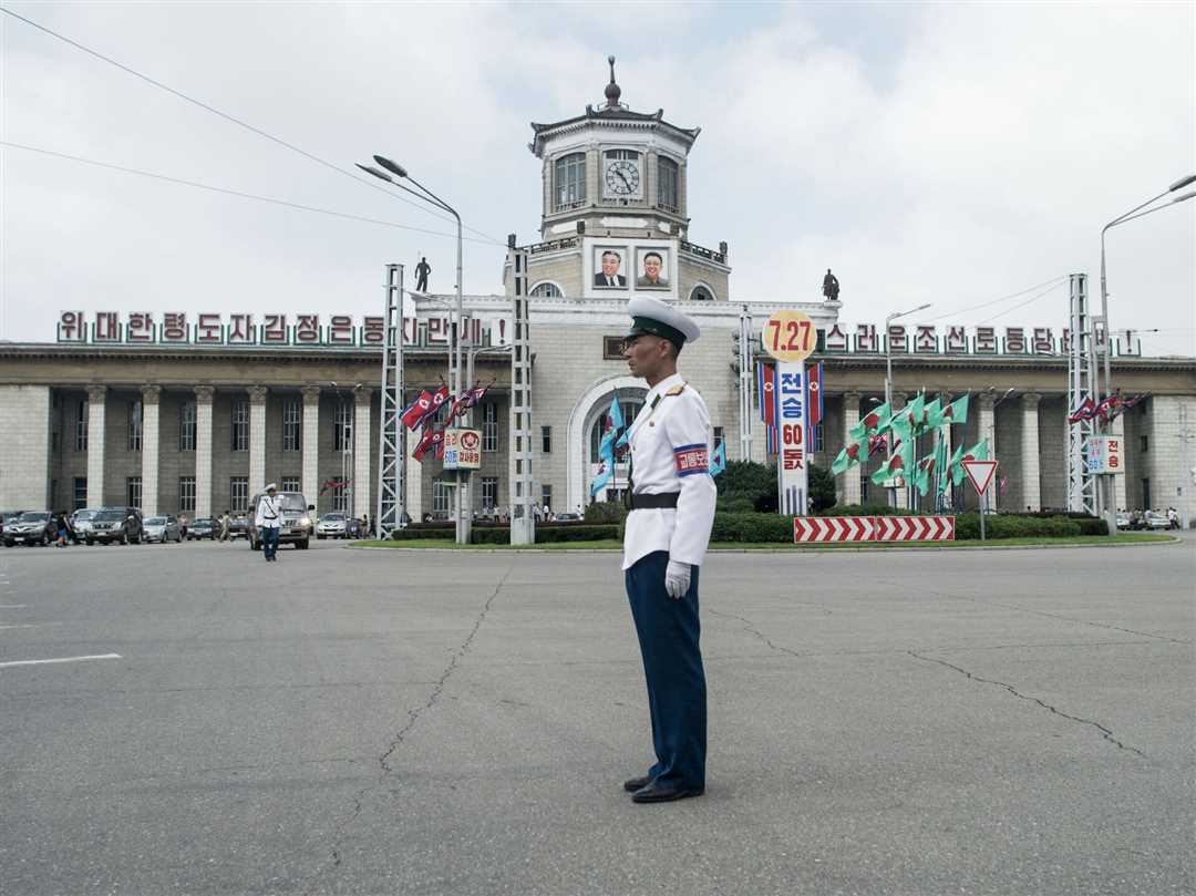 Российские туристы исследуют Пхеньян — подробности путешествия в столицу КНДР